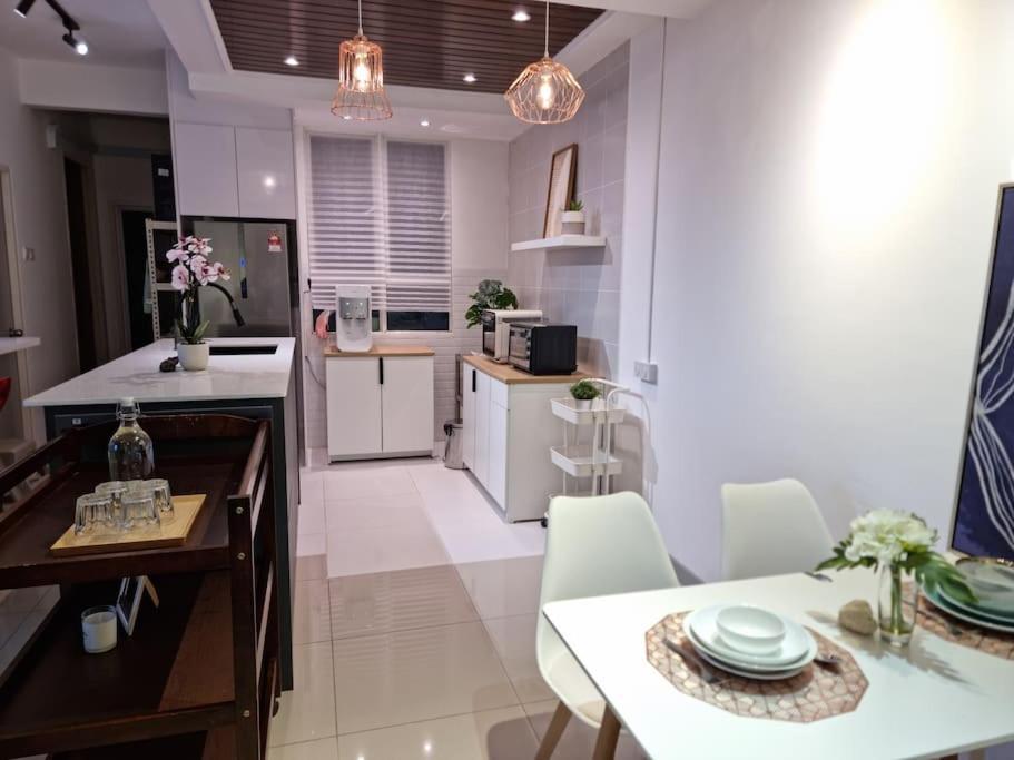 The Cotton Bleu Homestay Kuala Terengganu Bagian luar foto